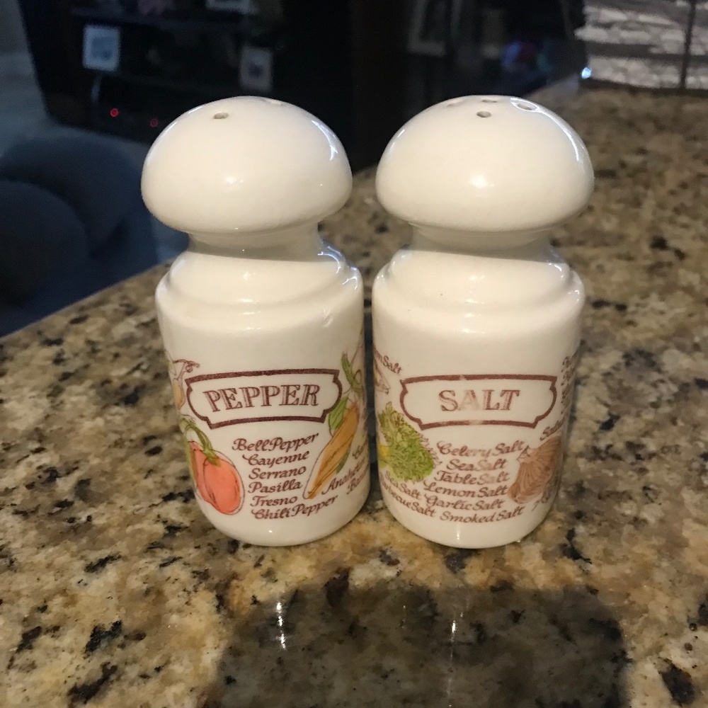 Vintage 1980 Avon Shakers